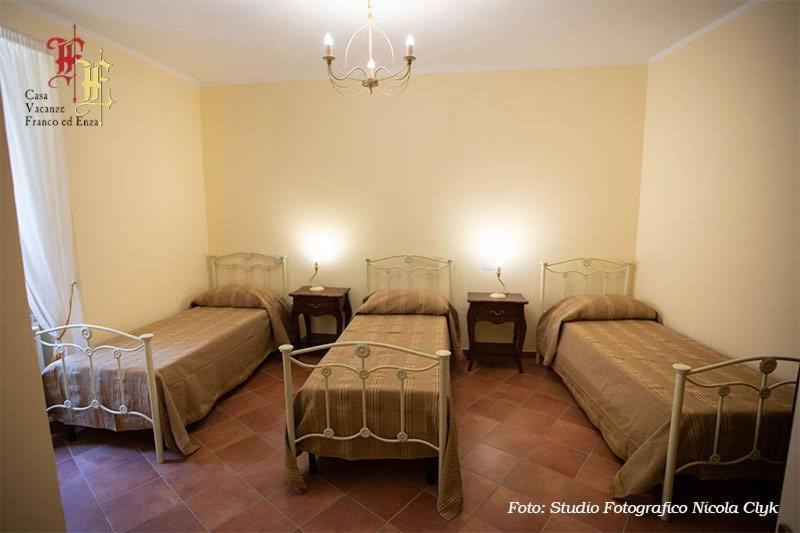 Casa Vacanze - Franco Ed Enza Bed & Breakfast San Gregorio Magno Exterior photo